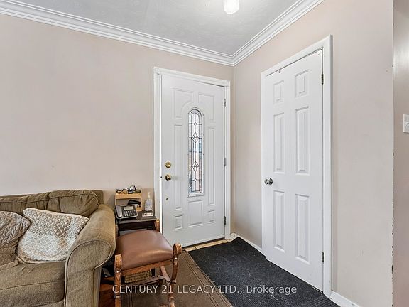 4th image of 34 Cumberland Dr