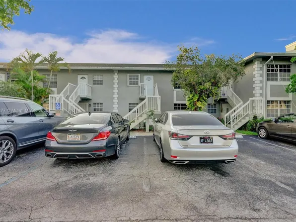 426 NE 210th Circle Ter #2-104, Miami, FL 33179