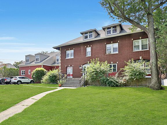 2nd image of 12 Lincoln Pl #1A