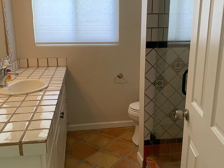 1441 E Maryland Ave #8 — Photo 10