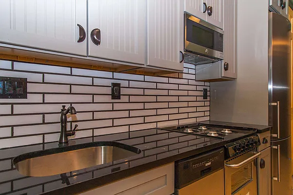 Rented by Nooklyn NYC LLC | media 62