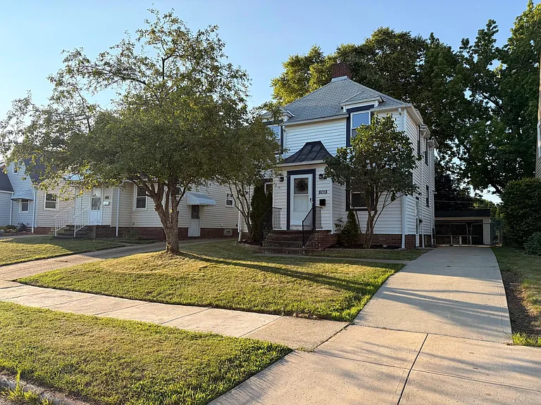 8018 Theota Ave — Photo 49