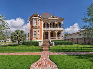 926 Winnie St, Galveston, TX 77550