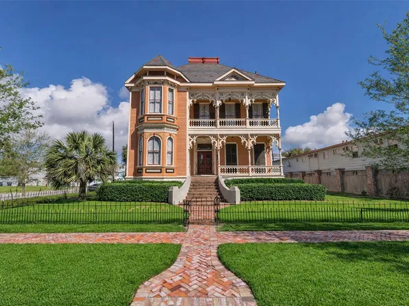 926 Winnie St, Galveston, TX 77550