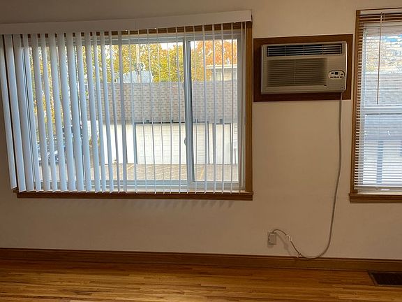 5th image of 5918 35th St W APT G