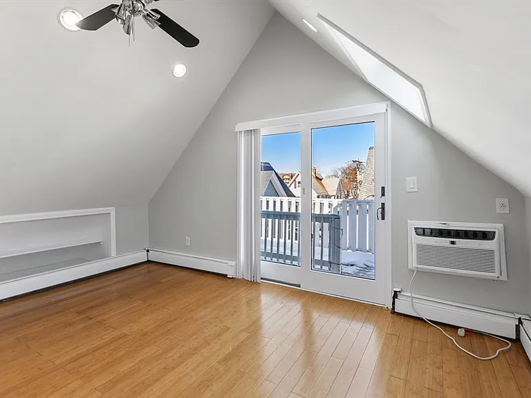 7 Hawthorne St #2 — Photo 14