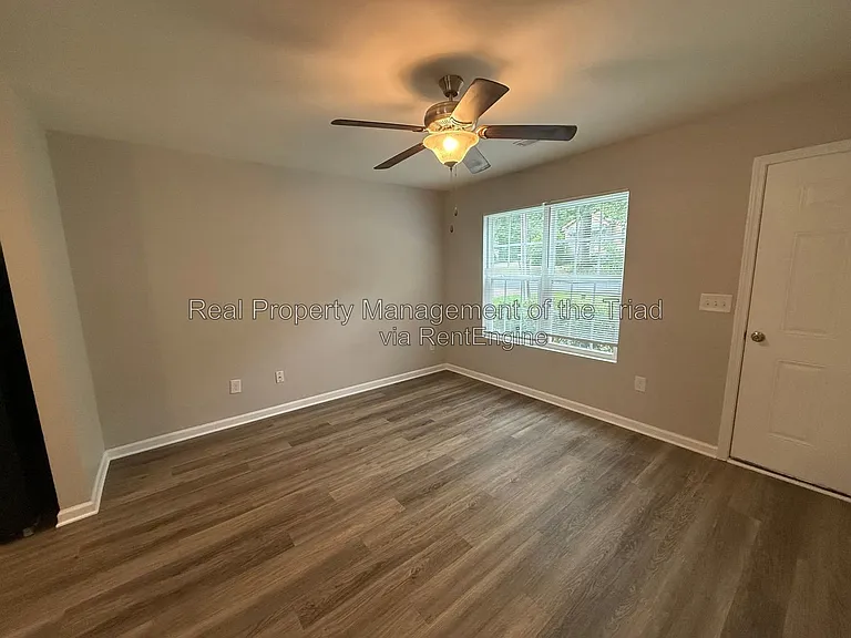 1207 Willard St — Photo 3
