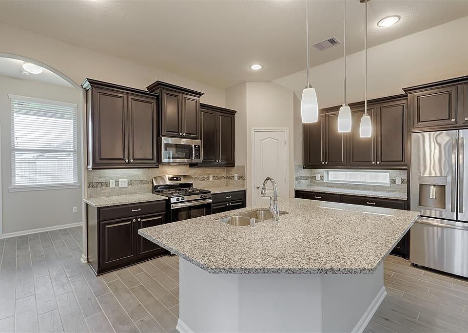 1st image of 8407 Hunter Cliff Dr