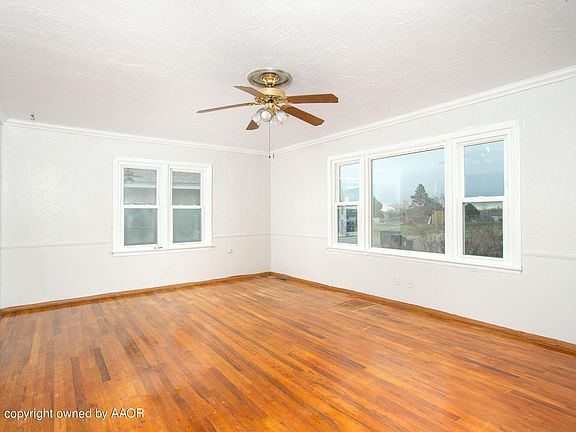 3rd image of 4013 Hilltop Dr