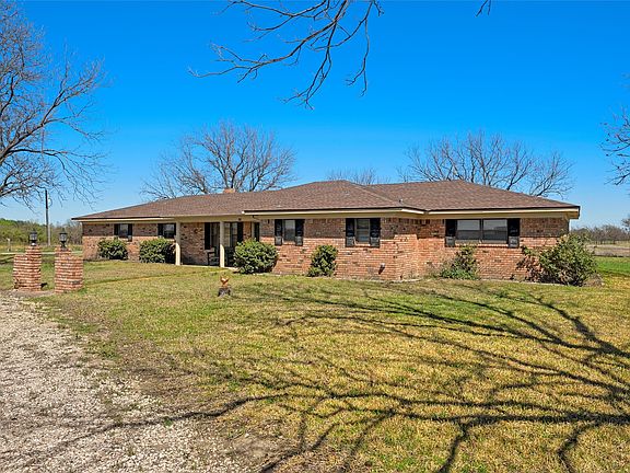 2nd image of 824 Iron Bridge Rd