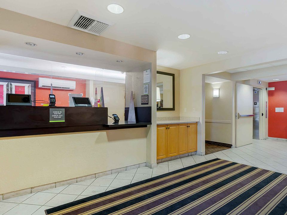 Lobby and Guest Check-in