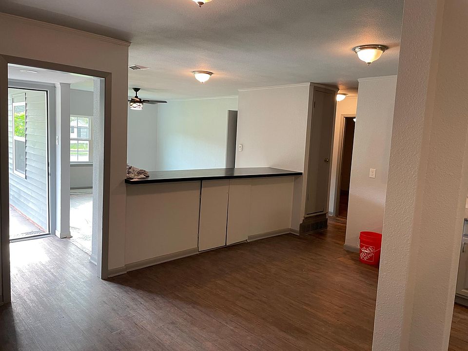 1st image of 3207 Dartmouth Dr #1