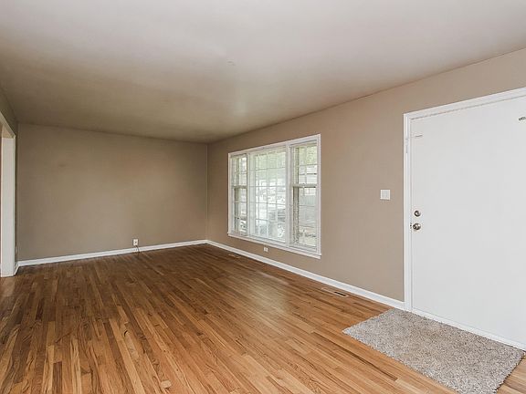 3rd image of 3601 NE 49th Ter