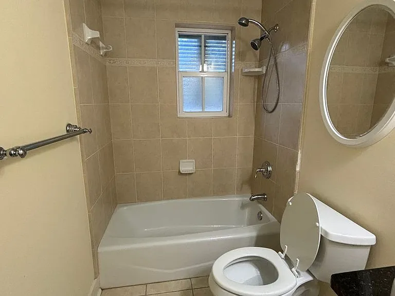 219 Oyster Point Dr — Photo 16