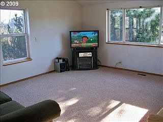 2nd image of 6866 SW Bracken Dr