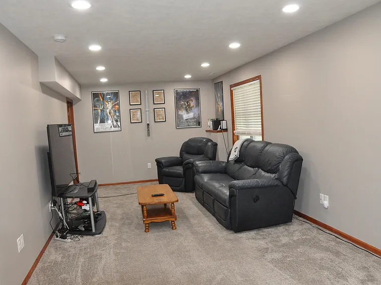 2041 Colorado Dr — Photo 23