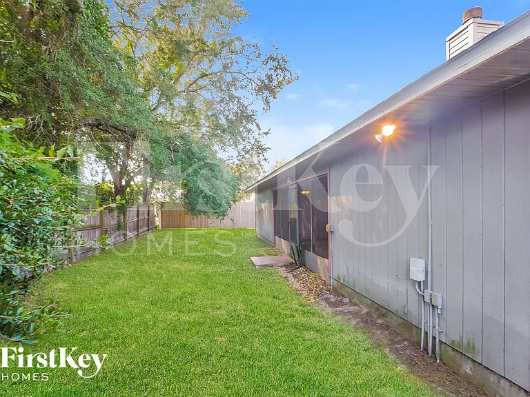5418 Shore Dr — Photo 15