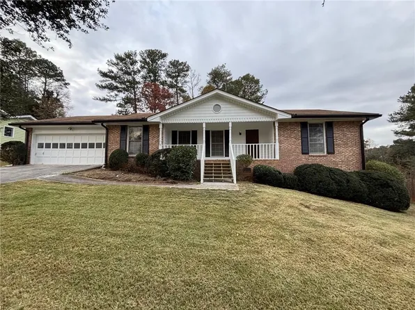 5227 Manitu Ct SW, Lilburn, GA 30047