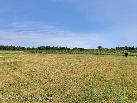 4th image of 7045 Peck Rd