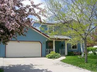 8179 S Wilding Dr, Oak Creek, WI 53154