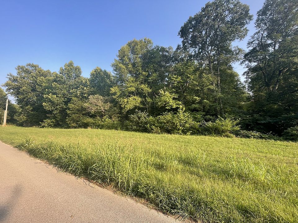 2nd image of 1201A Grindstone Hollow Rd