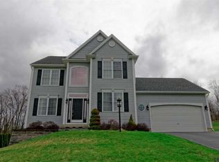 13 Outlook Dr, Halfmoon, NY 12118
