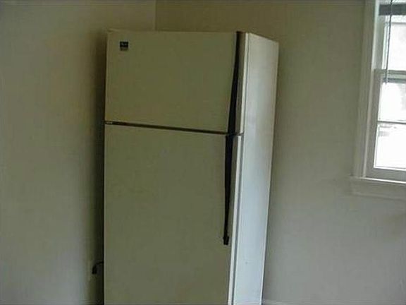 2nd image of 9555 Lakeside Dr #1