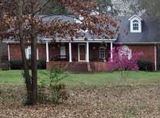 225 Lakeside Dr, Hartsville, SC 29550