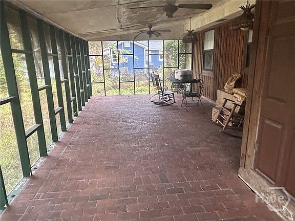 4th image of 416 Pinehurst Place