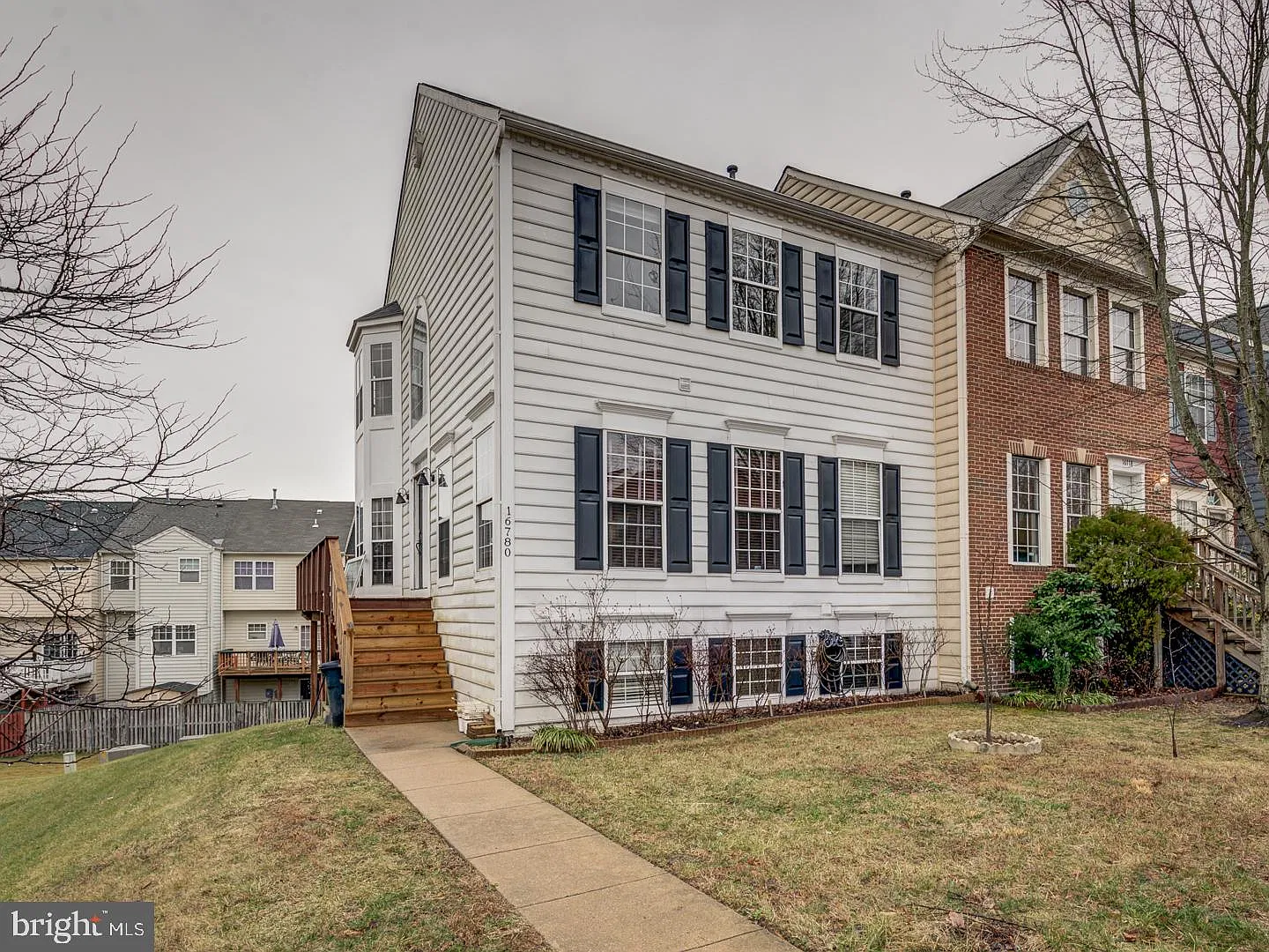 4 bed, 3.5 bath, 2394 sqft, $2,850 — Photo 1