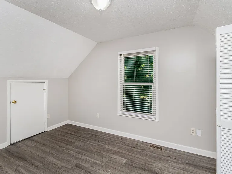 3801 Davis Ln — Photo 12