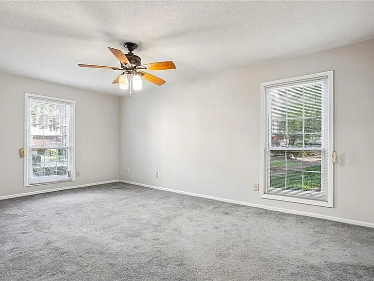 6851 Roswell Rd #F32 — Photo 14