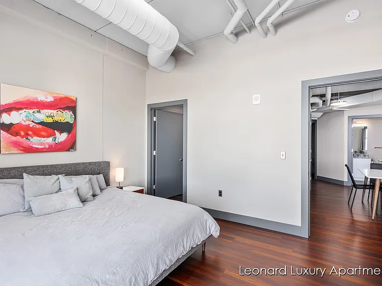 The Leonard Luxury Apartments — Photo 78