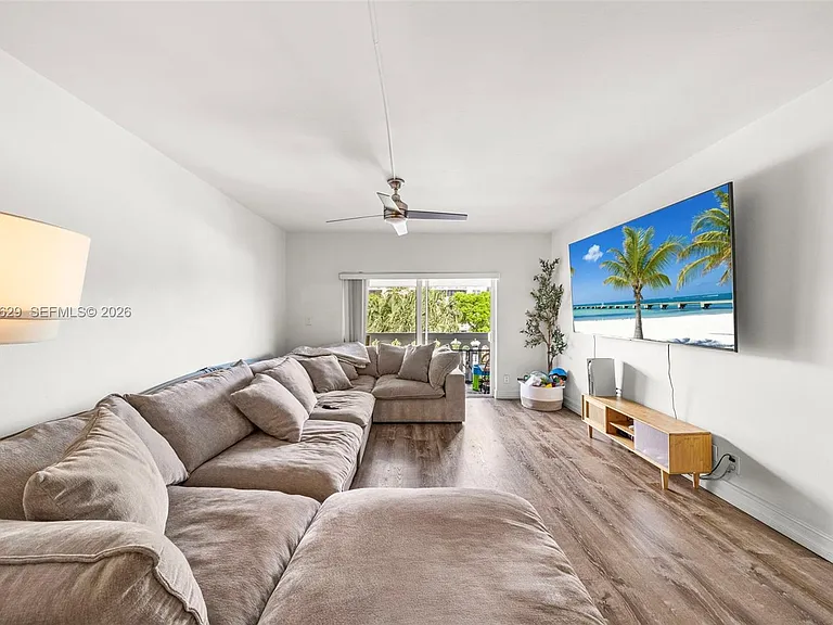 100 Edgewater Dr #329 — Photo 3