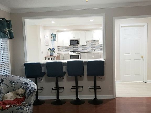 4th image of 7807 Stonydale Ln