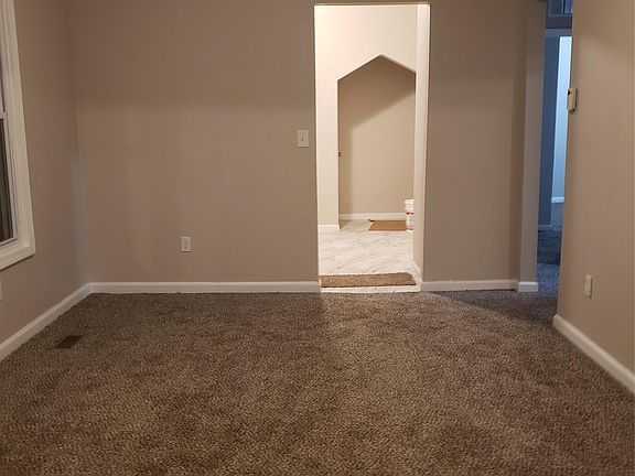 3rd image of 2026 Gladstone St