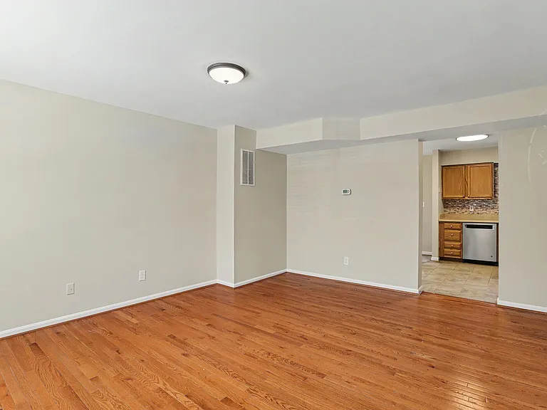 32 Tameron Pl — Photo 8