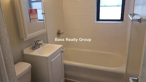7000 N Paulina St #2 — Photo 8