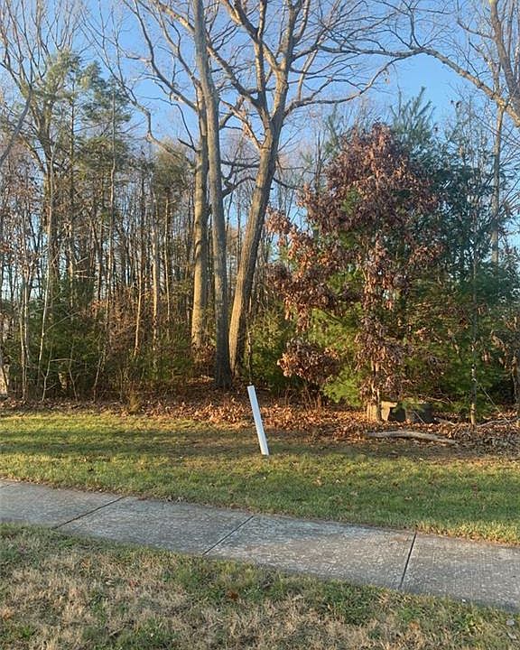 2nd image of 34 Village St