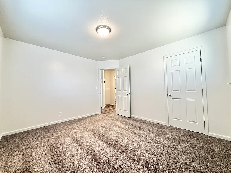 232 Poplar Ave — Photo 7