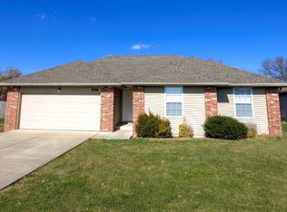 2425 E Willow, Republic, MO 65738