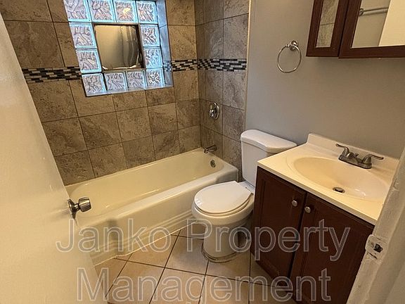 3rd image of 1409 S Central Ave #Be