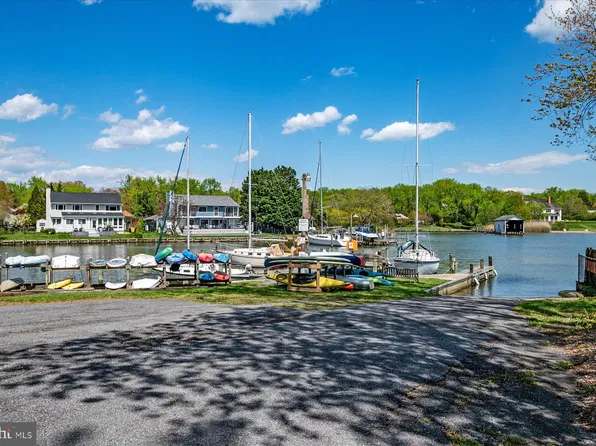 104 Groh Ln, Annapolis, MD 21403