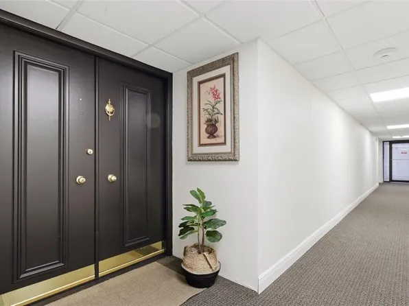 100 Oakmont Ln APT 102, Belleair, FL 33756