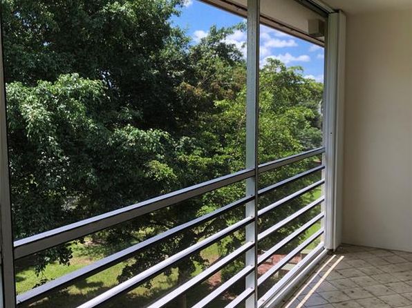 2404 Antigua Cir APT D4