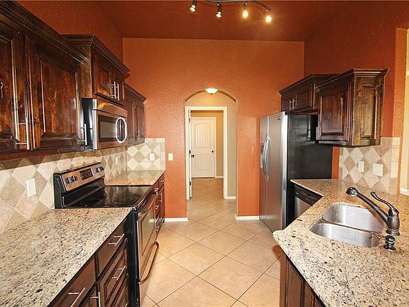 2nd image of 3001 SW Woodruff St