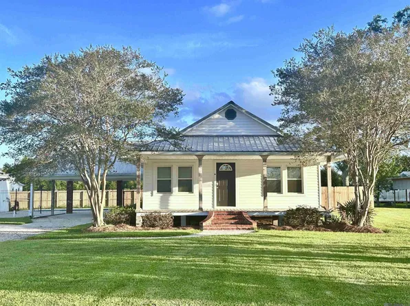43499 Poplar St, Sorrento, LA 70778