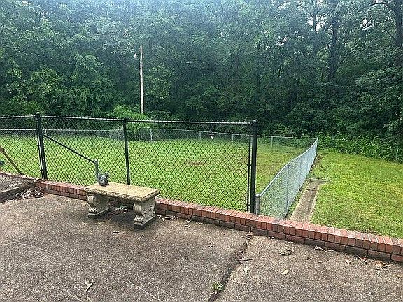 2nd image of 1504 Lurlyn Dr