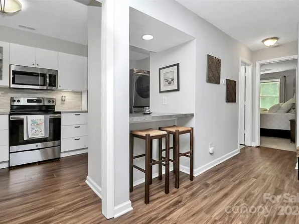 1052 Churchill Downs Ct APT G, Charlotte, NC 28211