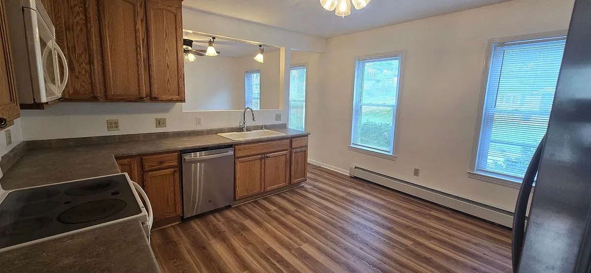 343 Harrison St — Photo 2